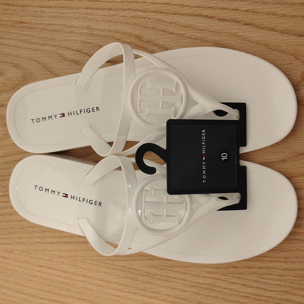 NWT! Tommy Hilfiger Twvillya Thong Flip-Flop Sandals. Size 10 M